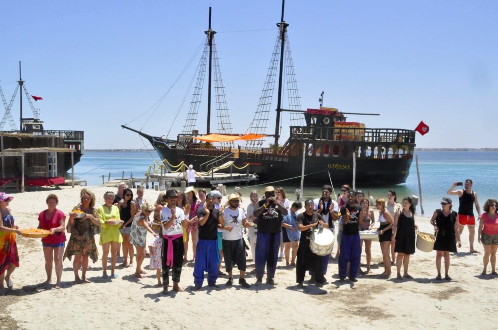 île des Flamants Roses en Bateau avec Albatros - Odyssée - Alyssa à Djerba I Menu Pêcheur – Image 7
